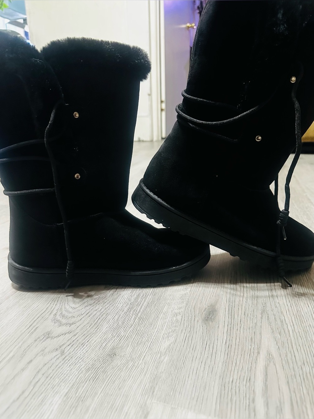 Women's Black Fuzzy Lined Winter Boots